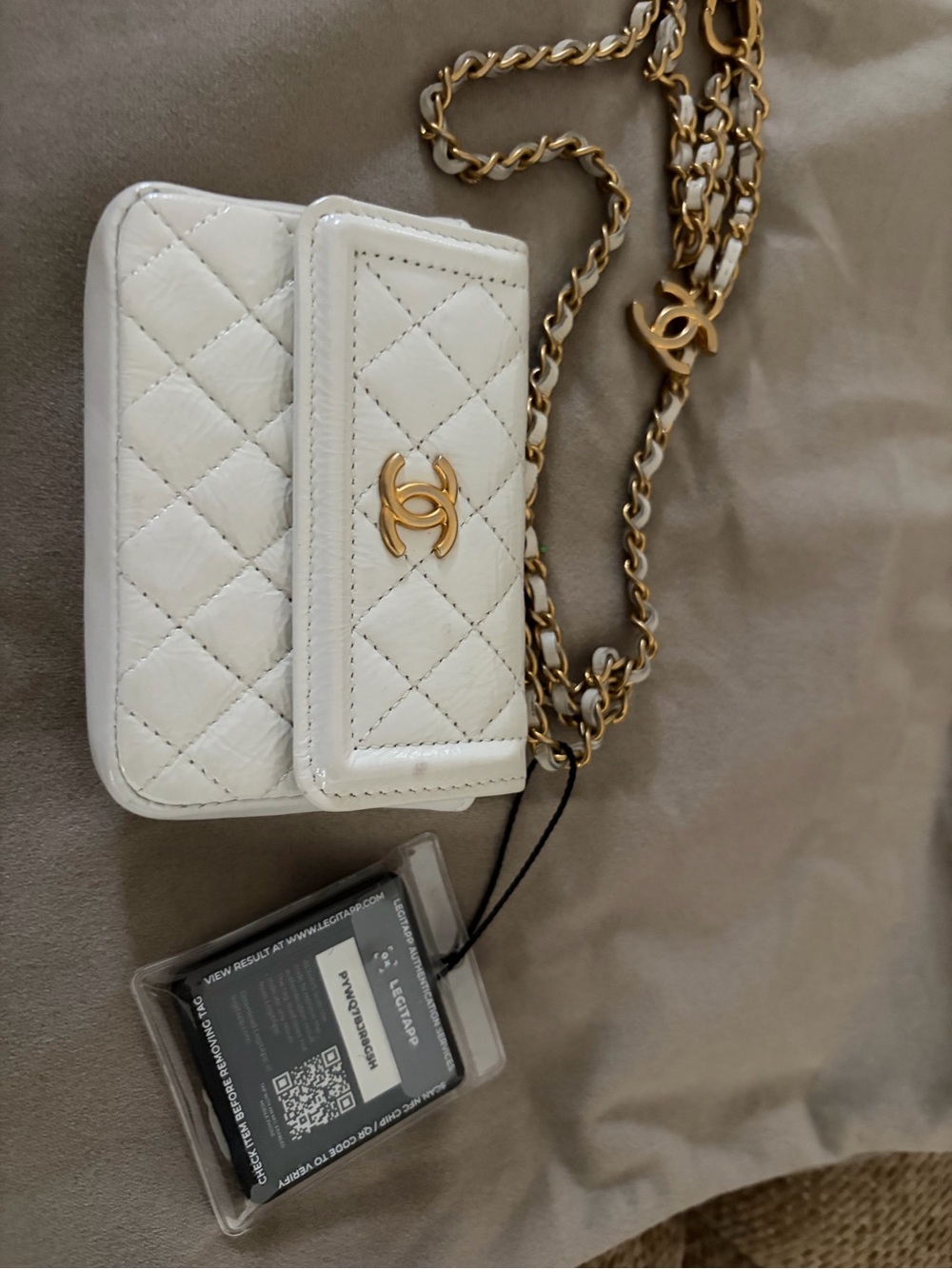 CHANEL White Quilted Mini Chain Belt Wallet with Gold CC Hardware - Picture 14 of 16